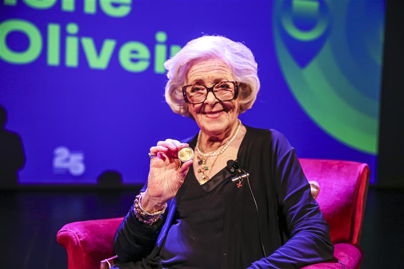 Памятная монета, посвященная  Simone de Oliveira
