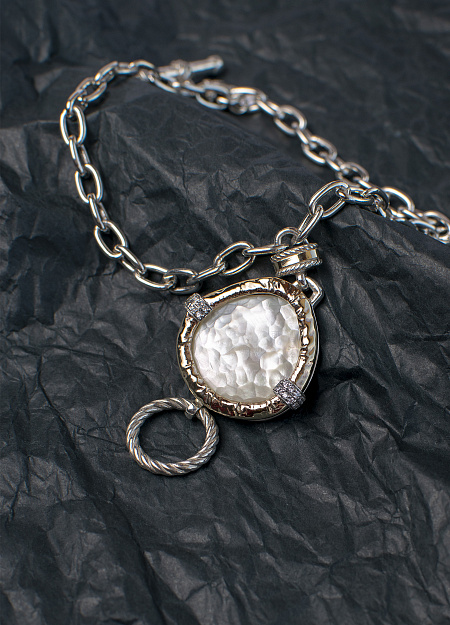 Браслет c перламутром и цирконием