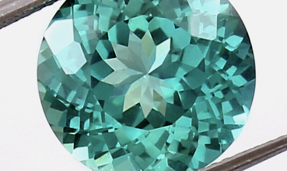 Зеленый турмалин